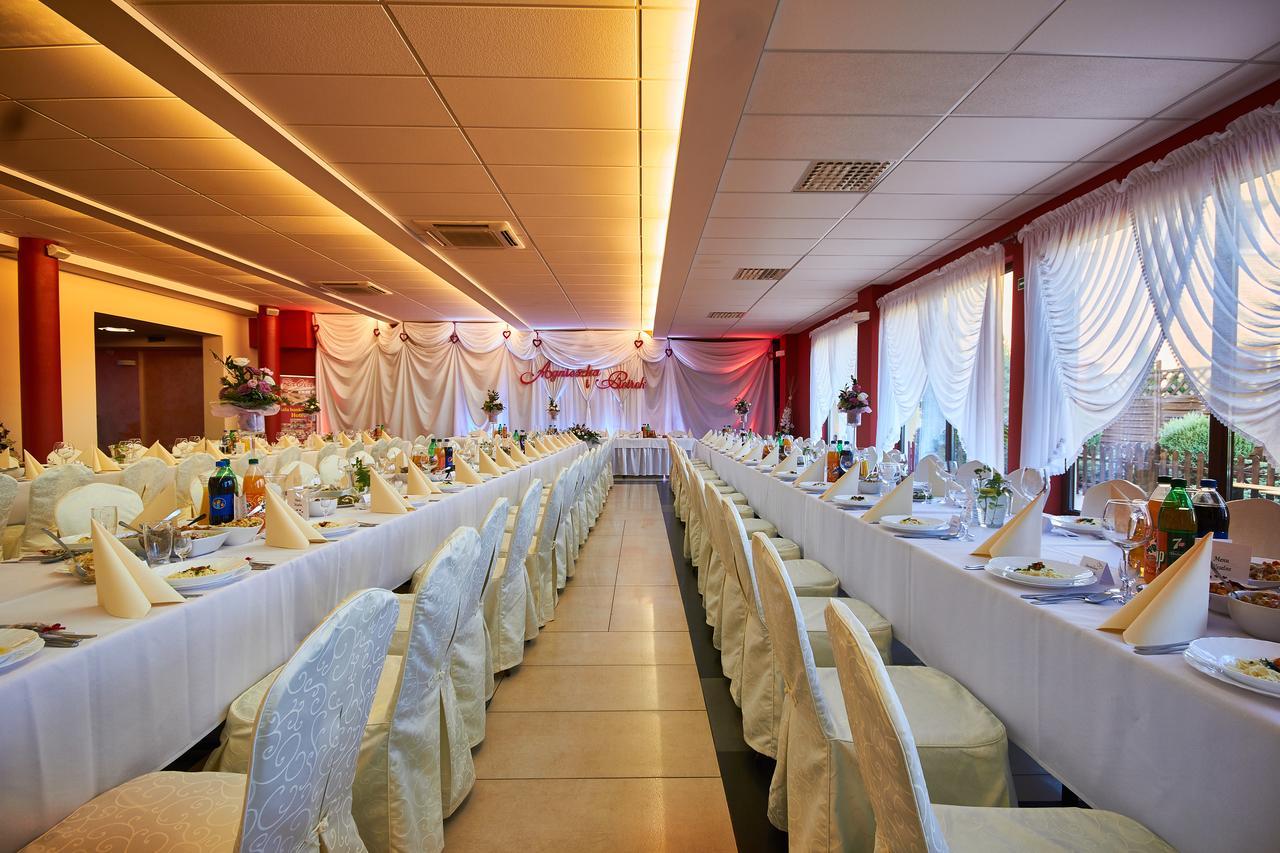 Hotel Paola Kutno Eksteriør billede